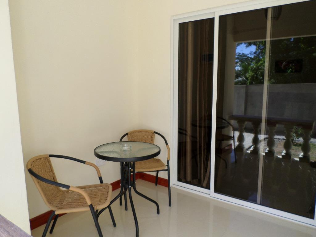 Precious Residence C - Self-Catering Studio Victoria Exterior foto