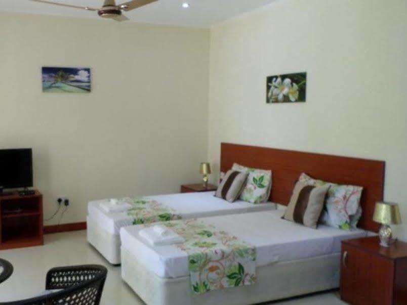 Precious Residence C - Self-Catering Studio Victoria Exterior foto